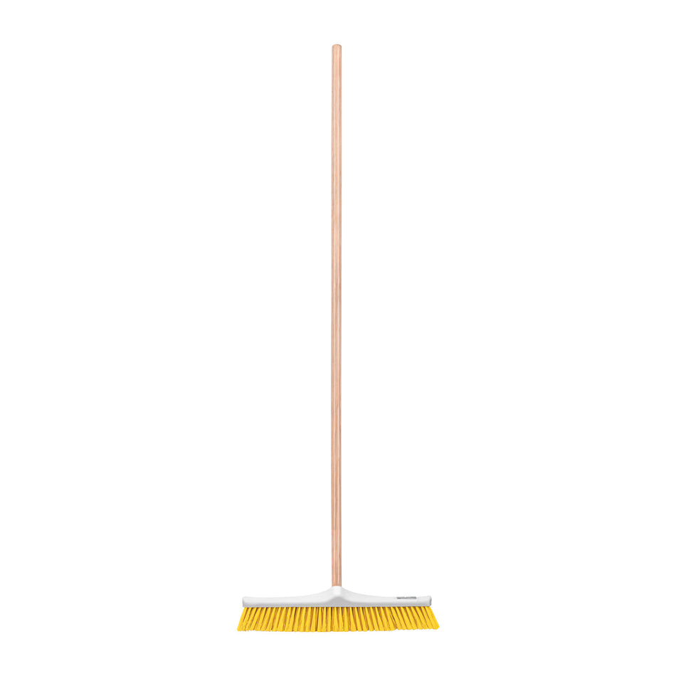 Cepillo industrial cerda suave de con bastón de madera, Klintek 56 cm